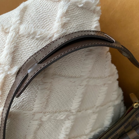 Louis Vuitton Ravello Shoulder bag! - Picture 5 of 9